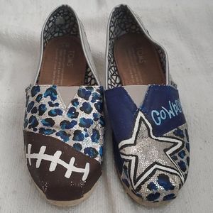 Cowboys Painted Toms